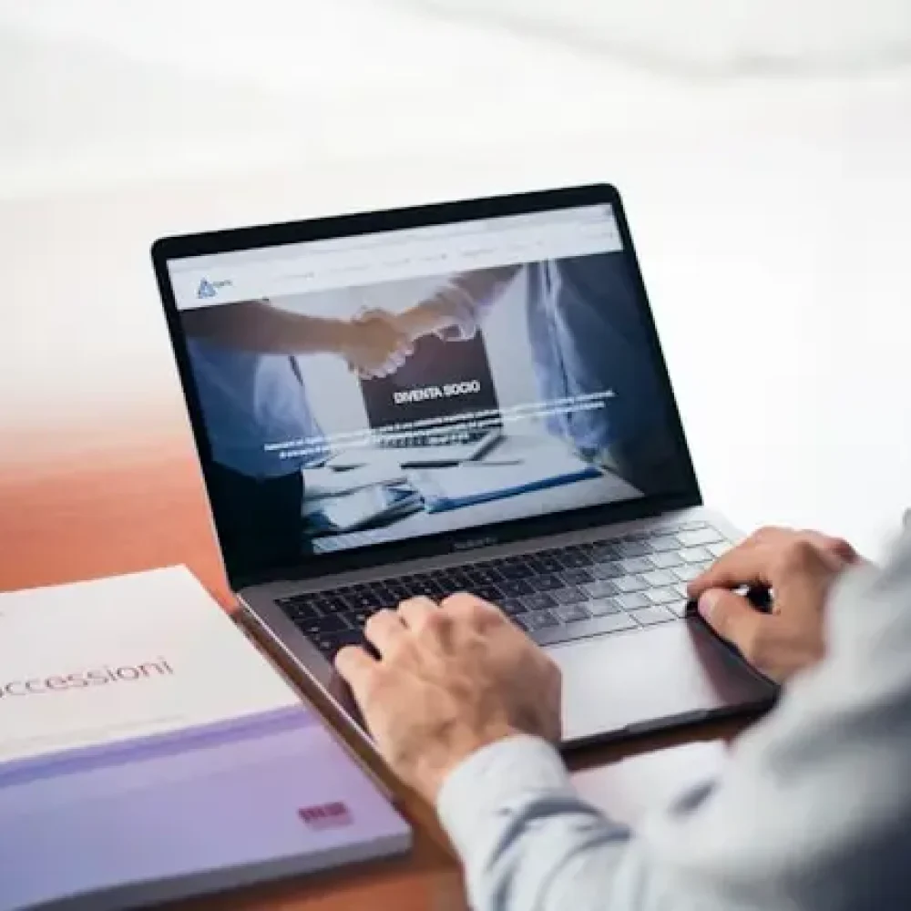 agefis vkvucdyauhc unsplash computer